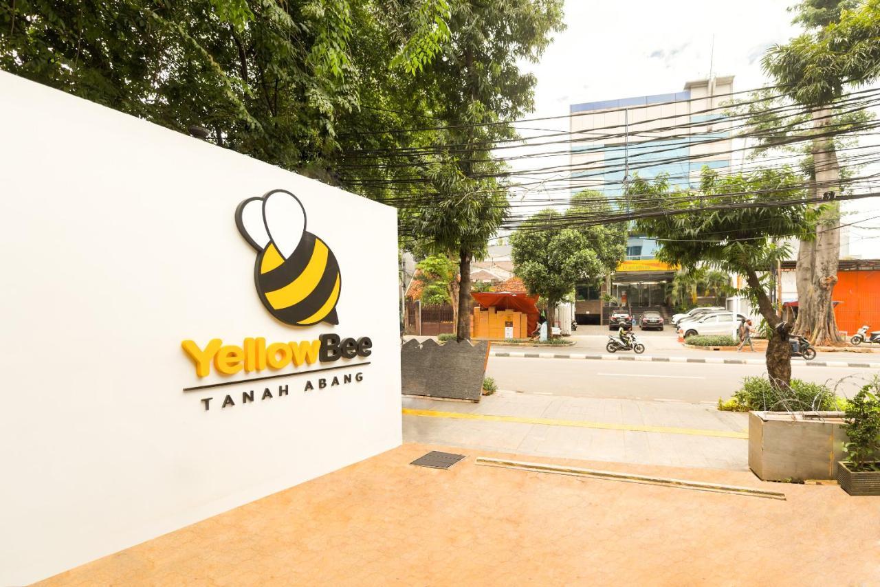 Yellow Bee Tanah Abang Джакарта Екстериор снимка