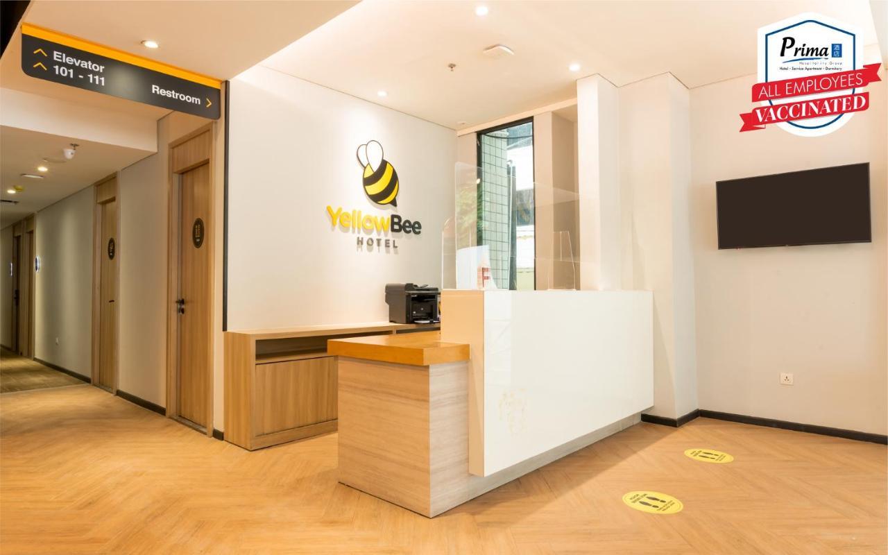 Yellow Bee Tanah Abang Джакарта Екстериор снимка