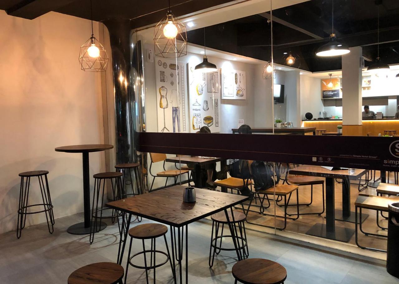 Yellow Bee Tanah Abang Джакарта Екстериор снимка
